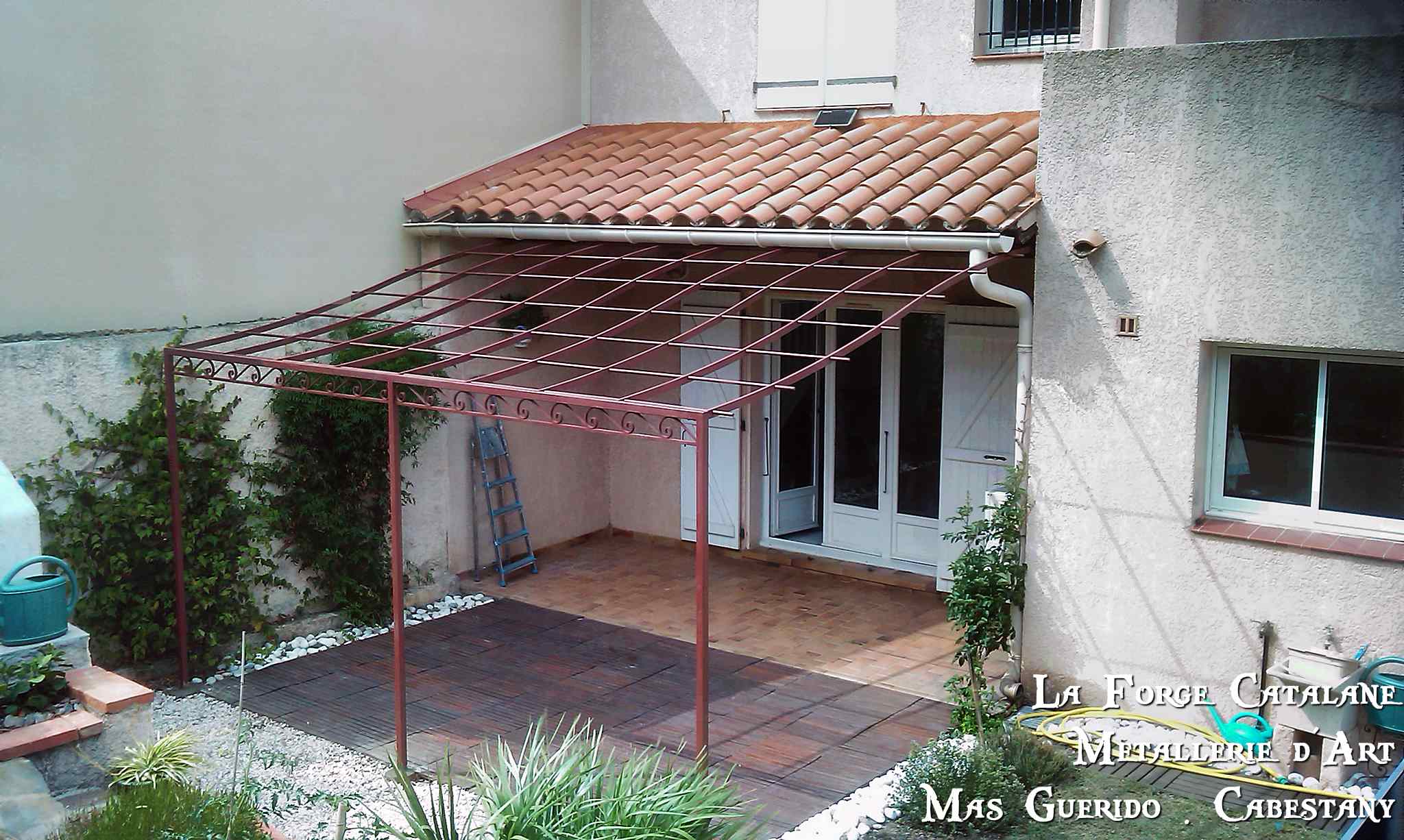 terrasse pergola demi chapeau gendarme fer Forge Catalane Cabestany (2).jpg